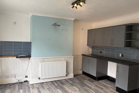 3 bedroom terraced house to rent, Seventh Avenue, Mansfield, NG19