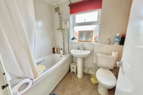 3 bedroom terraced house to rent, Fanshawe Road, Birmingham, B27