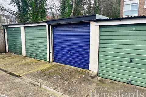undefined, Gubbins Lane, Romford, RM3