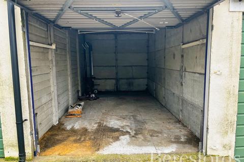 undefined, Gubbins Lane, Romford, RM3