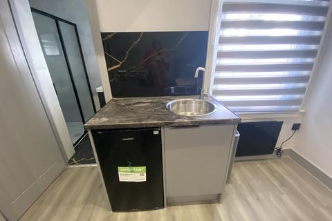 1 bedroom in a house share to rent, Southend-on-Sea, SS2