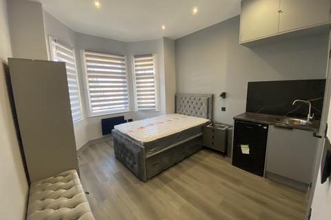 1 bedroom in a house share to rent, Southend-on-Sea, SS2