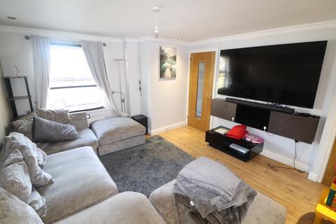 3 bedroom house to rent, Royal Oak Chase, Basildon, SS15