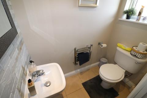 3 bedroom house to rent, Royal Oak Chase, Basildon, SS15