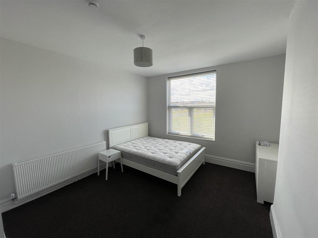 1 D Borough Rd Bedroom One.jpg