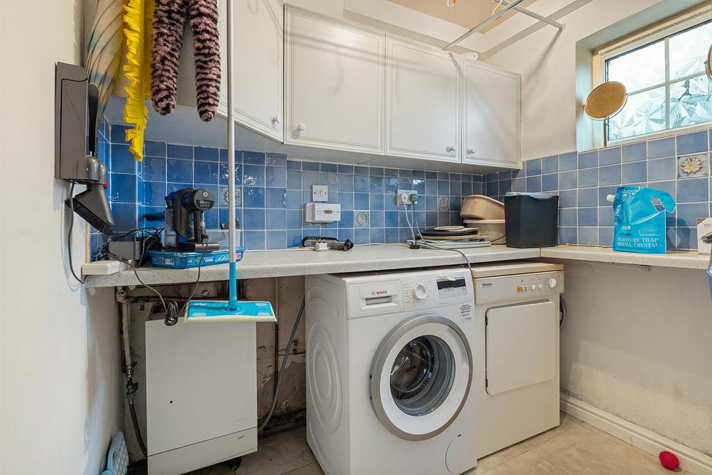 8 Lodge Moor Road, Fulwood 11 297.jpg