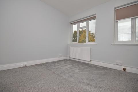 3 bedroom maisonette to rent, Claybury Broadway, Ilford, IG5 0LQ