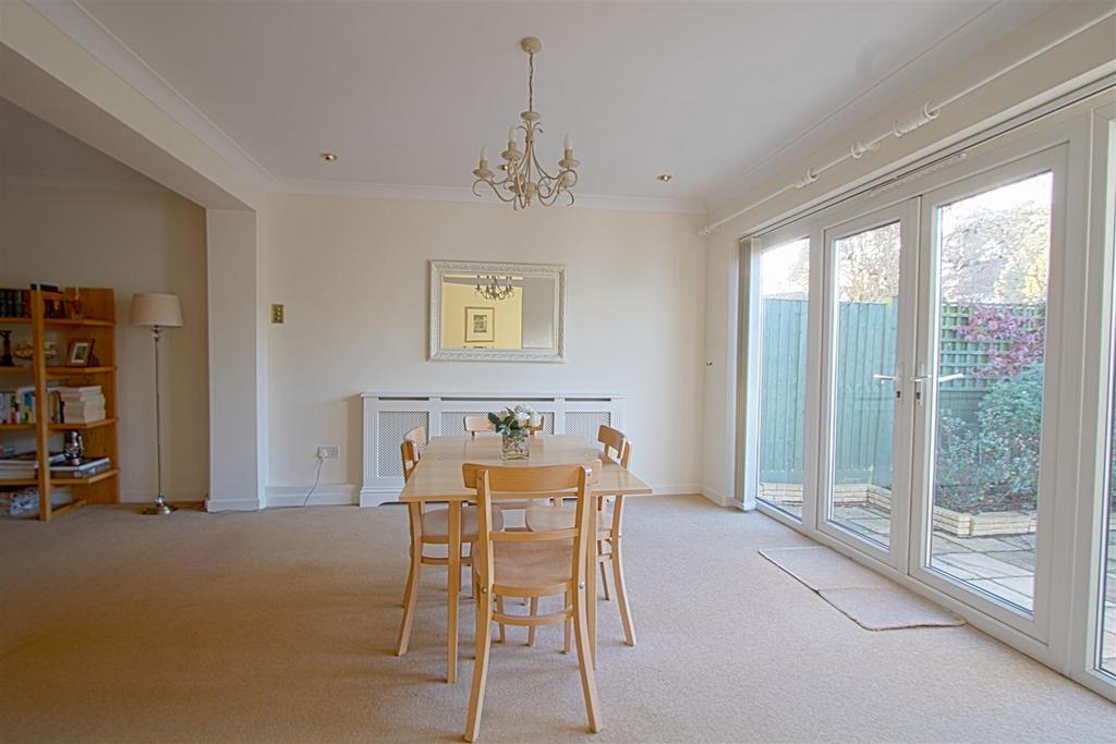 DINING AREA.jpg