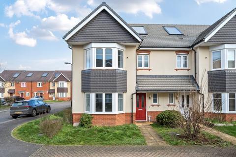3 bedroom semi-detached house for sale, Oxlade Drive, Langley, Berkshire, SL3