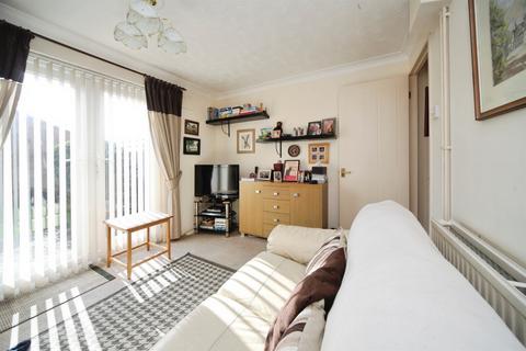 undefined, Laxton Close, Luton