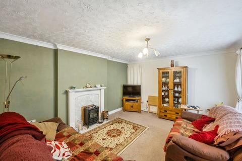 3 bedroom semi-detached house for sale, Brocklesby Road, Scunthorpe