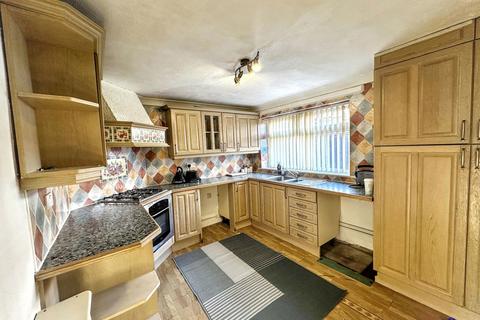 3 bedroom terraced house to rent, Bechers, Widnes, WA8 4TP