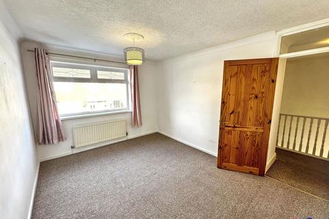 3 bedroom terraced house to rent, Bechers, Widnes, WA8 4TP