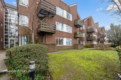 Cedar Road, Sutton