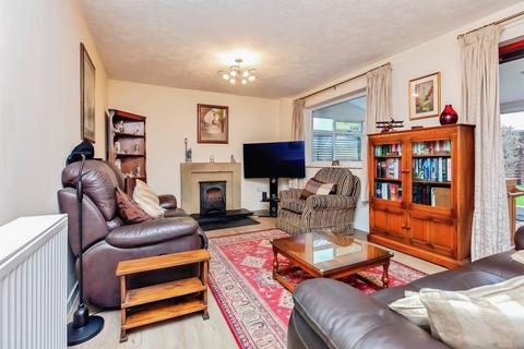 3 bedroom detached house for sale, Dunlin Road, Essendine, Stamford