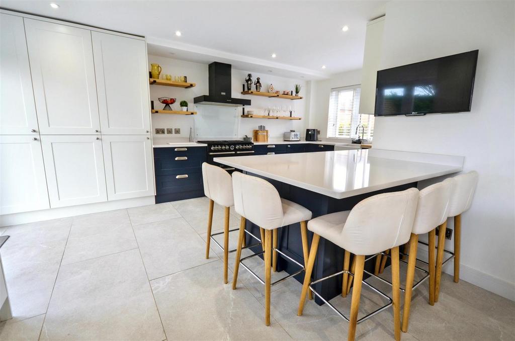 Open Plan Kitchen / Dining / Family Room