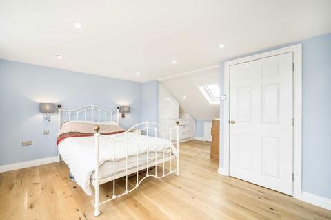 undefined, Kingsley Avenue, London W13