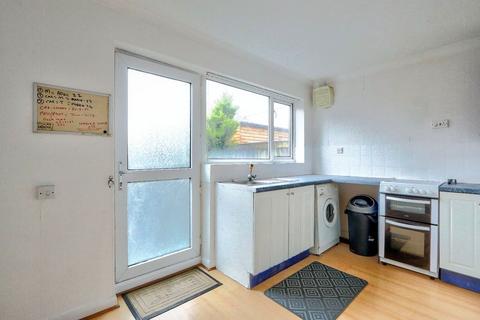 2 bedroom terraced house to rent, Cleveland Street, Middlesbrough TS6