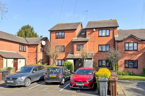 Flat - Goldthorn Hill, Cotswold Court Goldthorn Hill, WV2