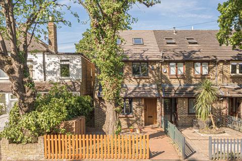 undefined, Oak Avenue, Hampton TW12