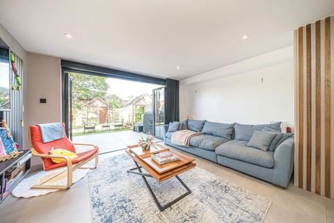 undefined, Oak Avenue, Hampton TW12