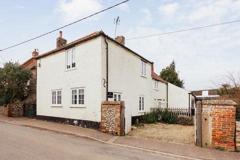 3 bedroom cottage for sale, Chain Free Cottage in Docking