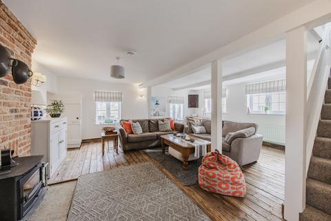 3 bedroom cottage for sale, Chain Free Cottage in Docking