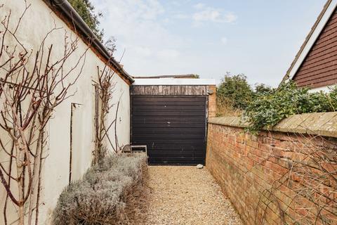 3 bedroom cottage for sale, Chain Free Cottage in Docking