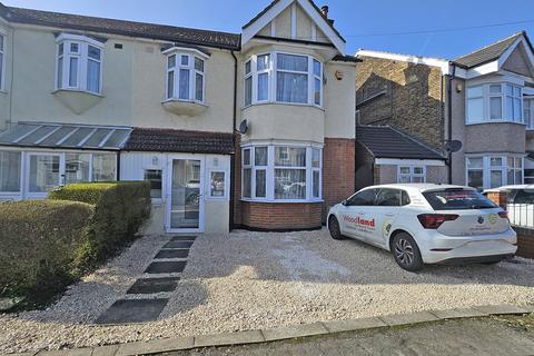 Linden Street,  Romford, RM7