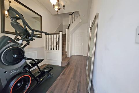 5 bedroom semi-detached house for sale, Linden Street,  Romford, RM7