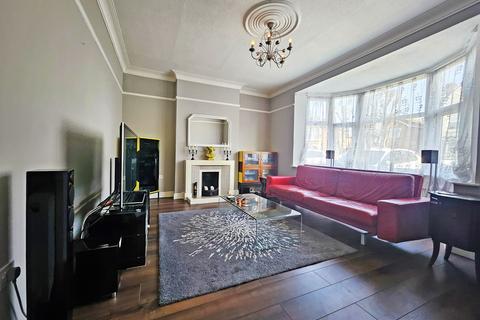 5 bedroom semi-detached house for sale, Linden Street,  Romford, RM7