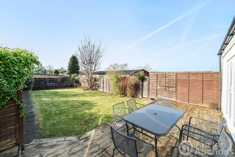undefined, Elmshott Lane, Slough, Berkshire