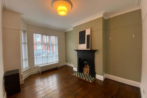 2 bedroom house to rent, Kingshill Road, Chorlton