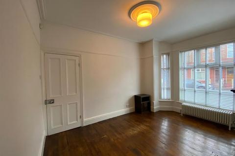 2 bedroom house to rent, Kingshill Road, Chorlton