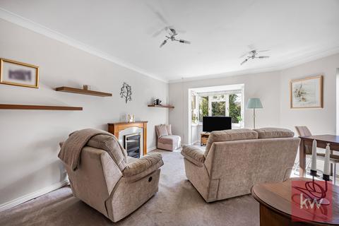 2 bedroom apartment for sale, Crescent Dale, Shoppenhangers Road, Maidenhead, SL6