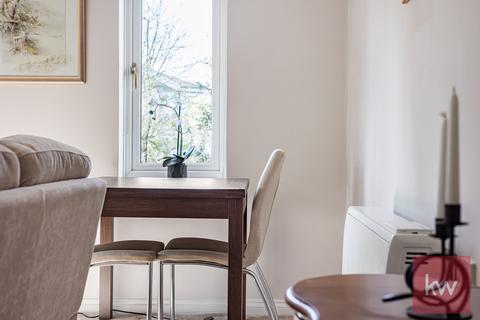 2 bedroom apartment for sale, Crescent Dale, Shoppenhangers Road, Maidenhead, SL6