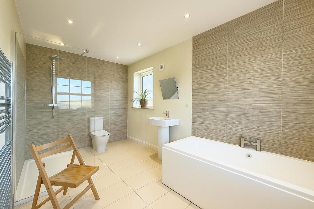 Main Bathroom.png