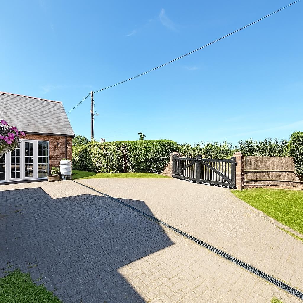 Driveway 01.png