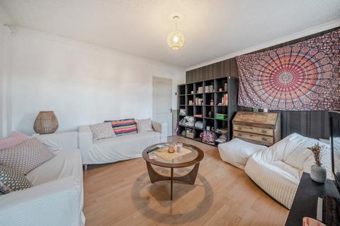 3 bedroom flat for sale, Clapham Road Estate, Clapham, London, SW4