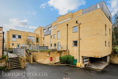 undefined, Woodcote Side, EPSOM