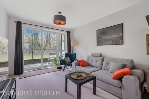 undefined, Woodcote Side, EPSOM