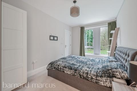 undefined, Woodcote Side, EPSOM