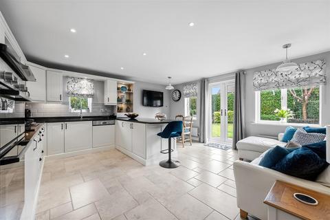 5 bedroom detached house for sale, Holyrood Avenue, Lodge Moor, Sheffield