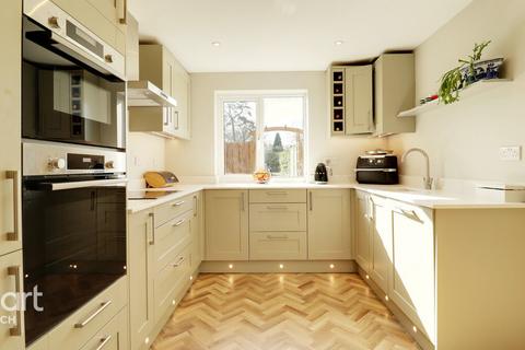 4 bedroom detached house to rent, The Green Little Ellingham, Attleborough