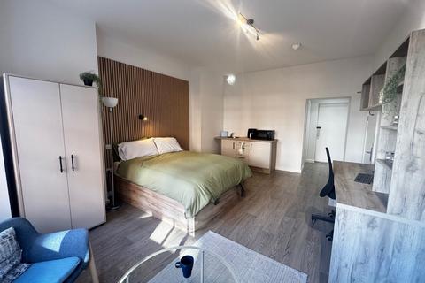 Studio to rent, High Street, Southampton SO14