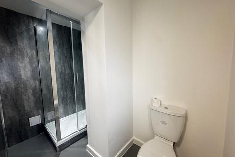 Studio to rent, High Street, Southampton SO14