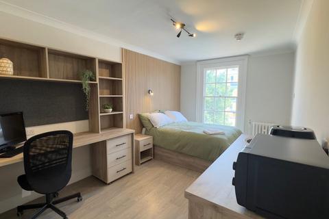 Studio to rent, High Street, Southamtpon SO14
