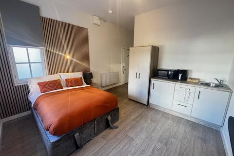Studio to rent, High Street, Southamtpon SO14