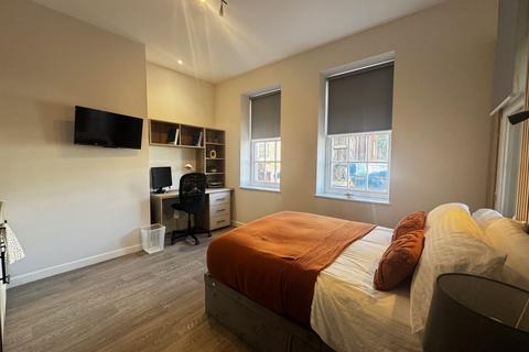 Studio to rent, High Street, Southamtpon SO14
