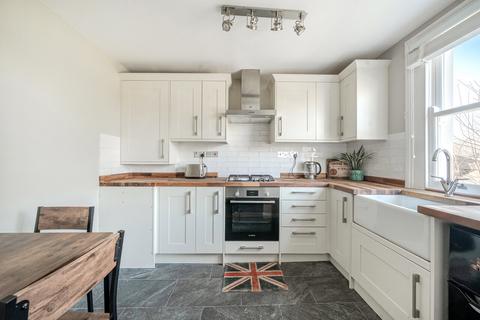 1 bedroom flat for sale, Laurel Road, Hampton Hill, TW12